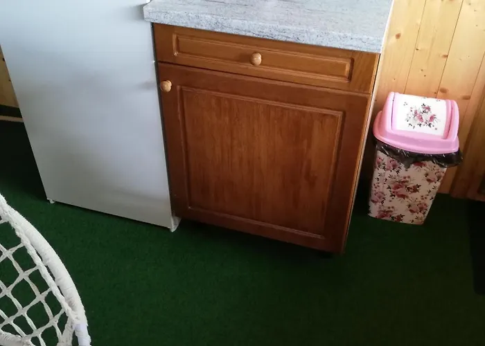 Soba Pri Bregarju بوينج