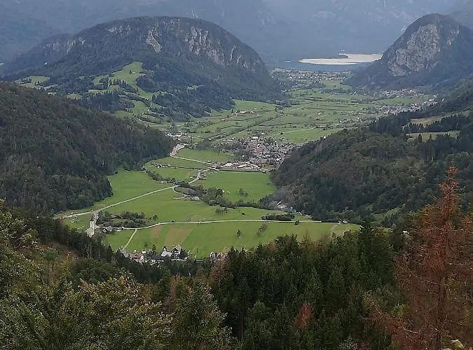 Soba Pri Bregarju منزل للإقامة بوينج